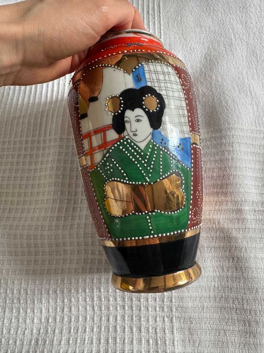 Porcelanowy wazon - porcelana japońska