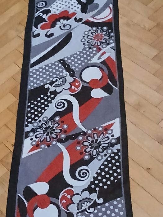 Delikatny  cienitki szal, apaszka  40 x 150 cm