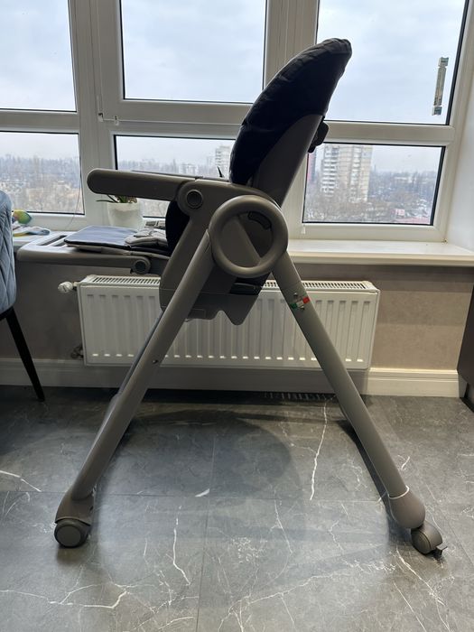 Продам стульчик для кормления Chicco в отличном состоянии