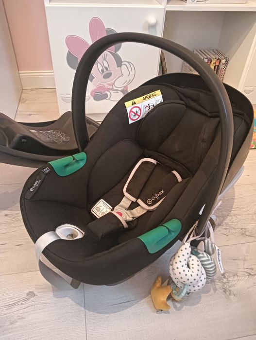 Fotelik samochodowy dla noworodka Cybex aton B2 i-size baza one isofix