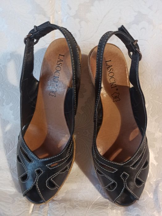 Buty damskie na koturnie, rozm. 38