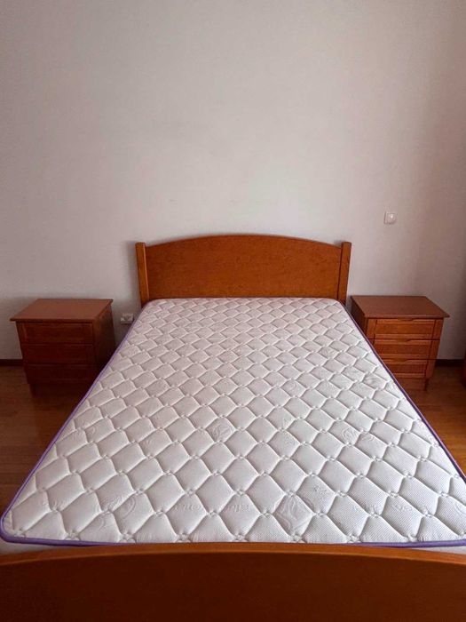 Conjunto de Quarto em Madeira Moviflor - Cama, Roupeiro, Cómoda e Mesas de cabeceira