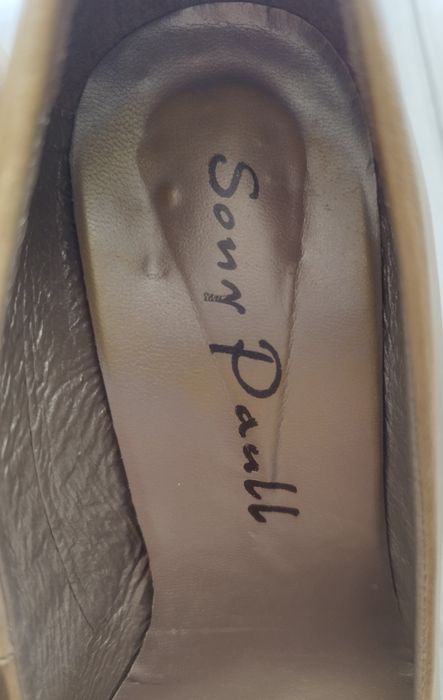 Sapatos em pele, tamanho 37