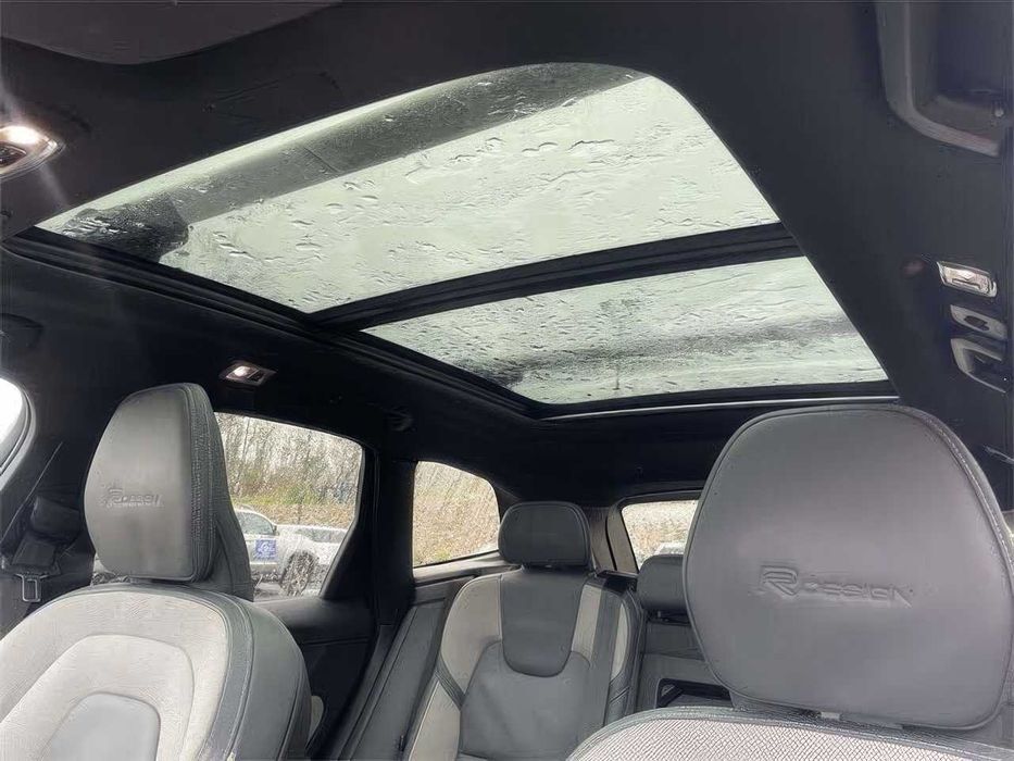 Volvo XC60 T5 R-Design      2019