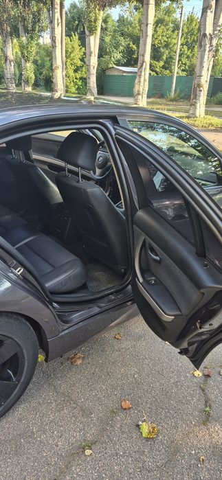BMW E90 2.0 automatic
