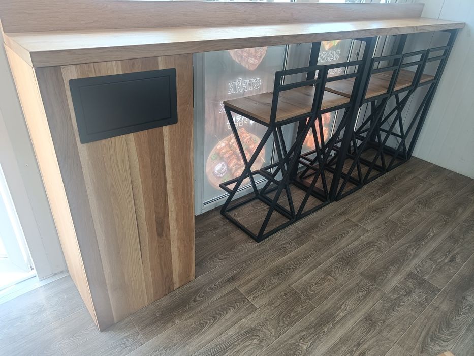 Продам дубову барну стійку з комплектом стільців