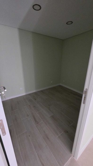 VENDA OU PERMUTA de moradia T2 Remodelada em Charneca – Venda do Pinheiro