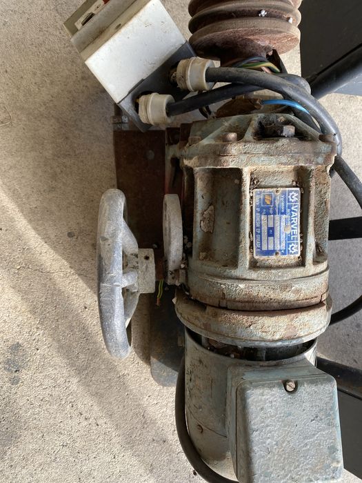 Vendo 2 motores trifasico