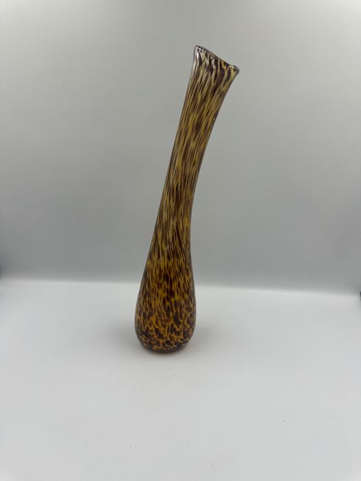 Szklany wazon w stylu boho glamour, cętkowany wzór