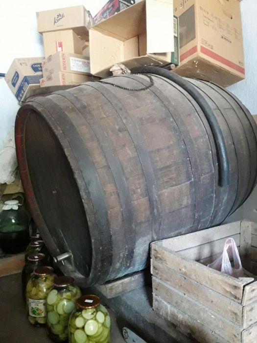Бочка дубовая для хранения вина