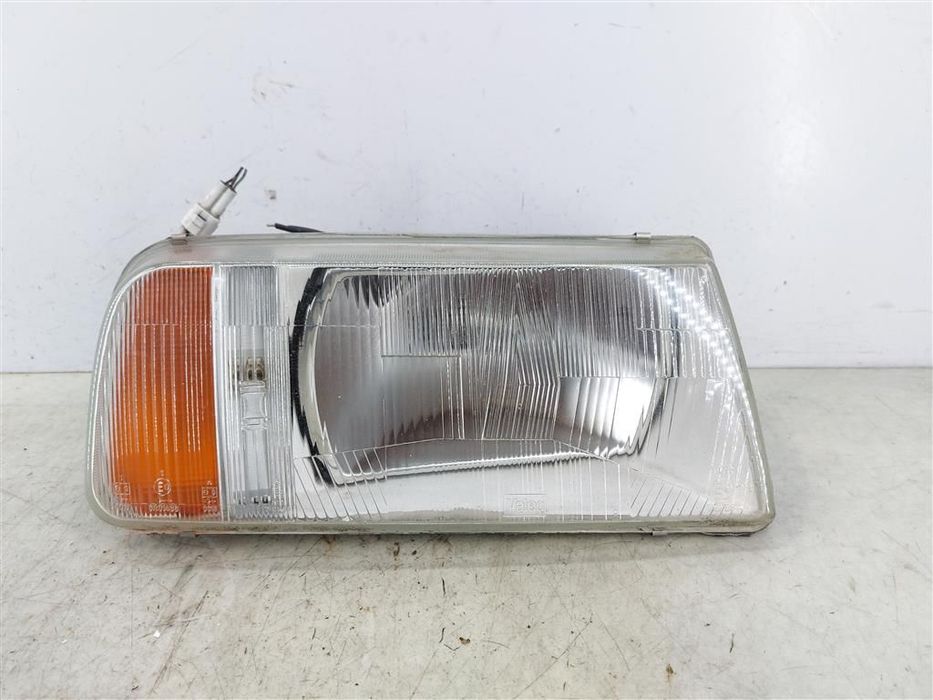 Reflektor lampa przód prawa SUZUKI VITARA I 88–1997 VALEO WERSJA EUROPEJSKA