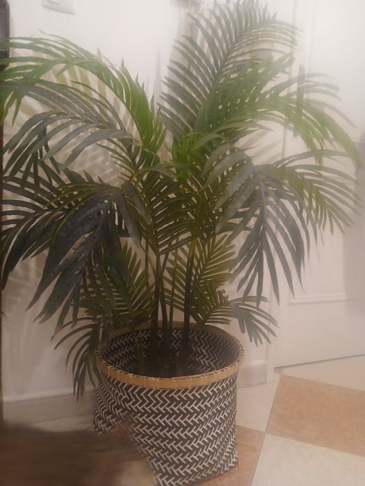 Vendo cesto em material sintetico e madeira