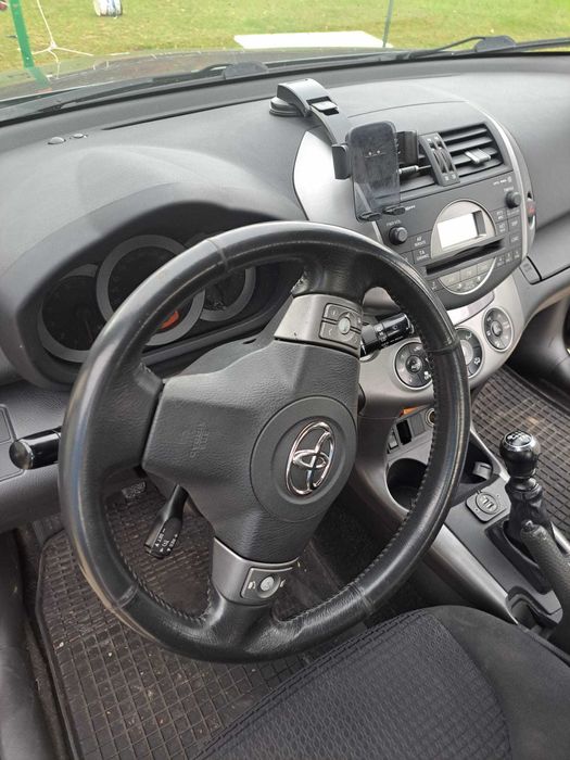 Sprzedam samochód TOYOTA RAV 4