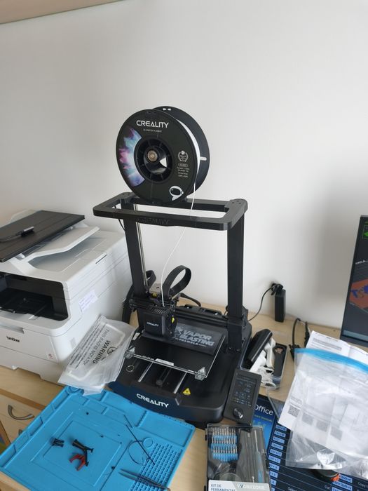 Impressora 3D Creality Ender 3 V3 SE  (Como Nova)