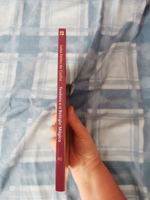 Teodóra e o Relógio Mágico