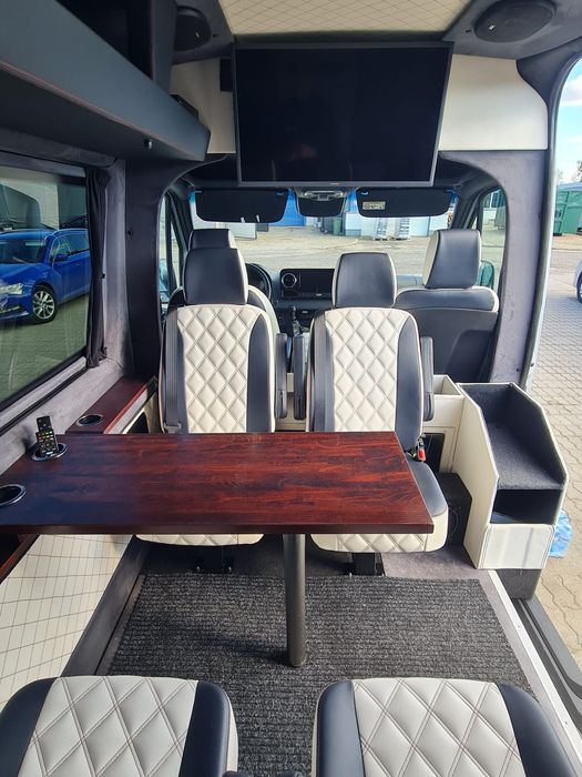 Mercedes sprinter VIP przewóz osób transfery LOTNISKO transport koncer