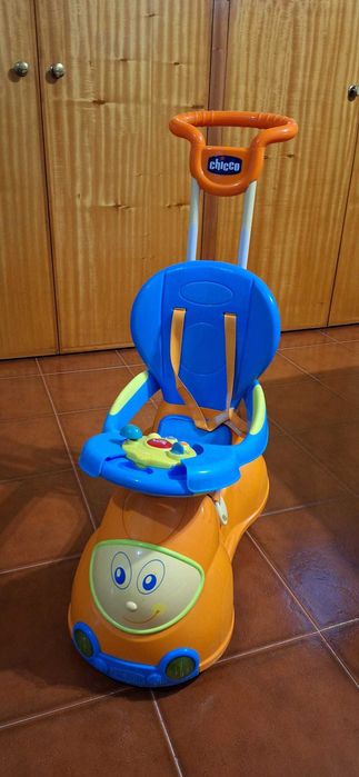 Chicco QU4TTRO Carrinho Cavalgável