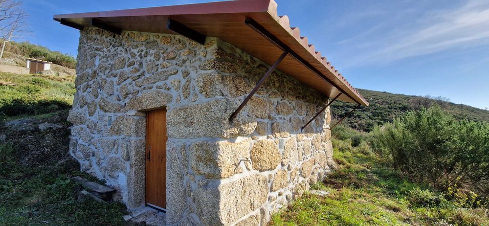 Refúgio na Serra da Estrela | Cabana de pedra + terreno 1460m²
