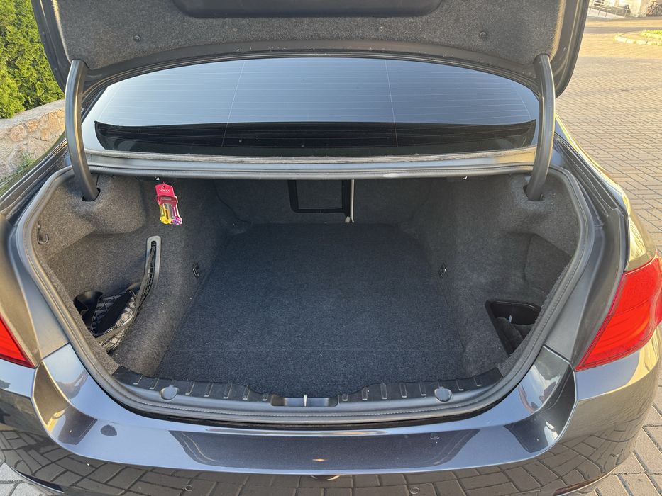 Продам BMW F10 528i в ідеальному стані
