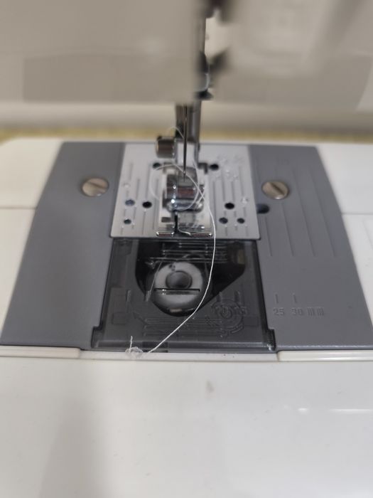 Máquina de costura Brother RL 425 braço livre