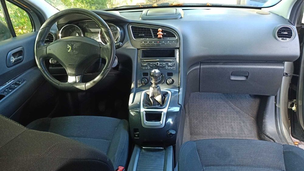 Peugeot 5008 2.0 hdi 150km wersja premium