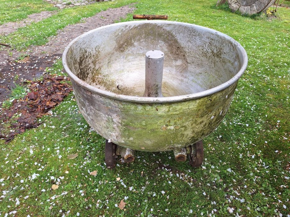 Misa aluminiowa na kołach