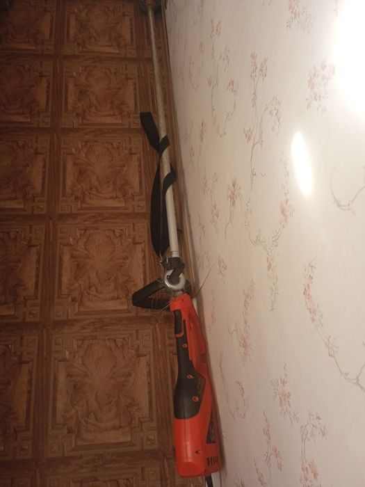 Продам электрокосу.