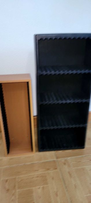 Vendo dois porta CDs64309725376131123