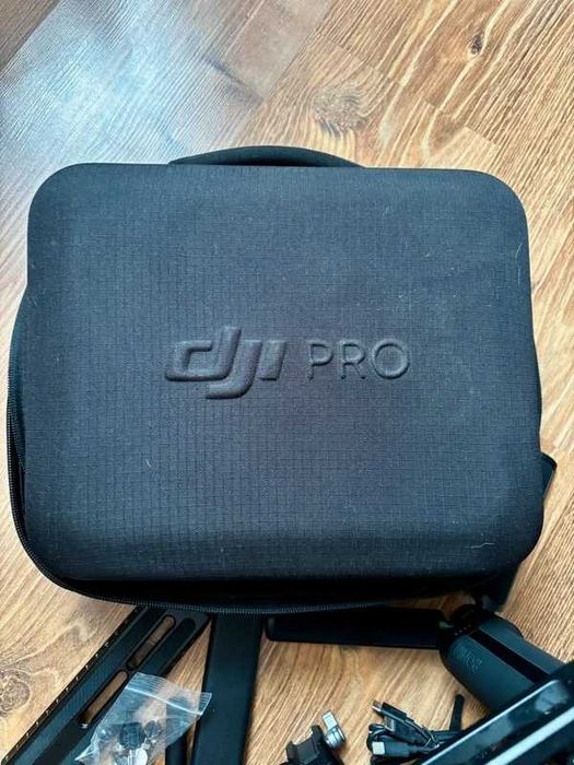 DJI RS 4 Pro Combo - gimbal stabilizator