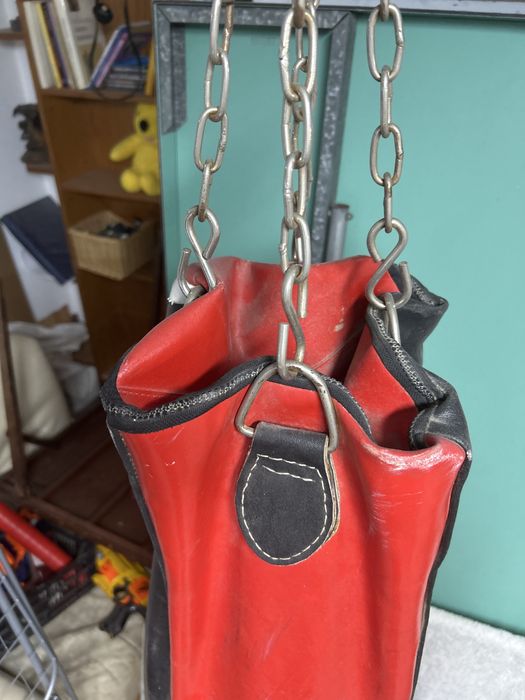 Saco de boxe de areia + par de luvas de 12oz