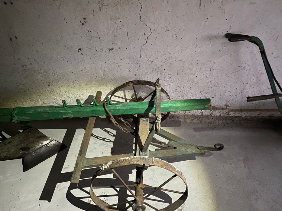 Кінний плуг продам