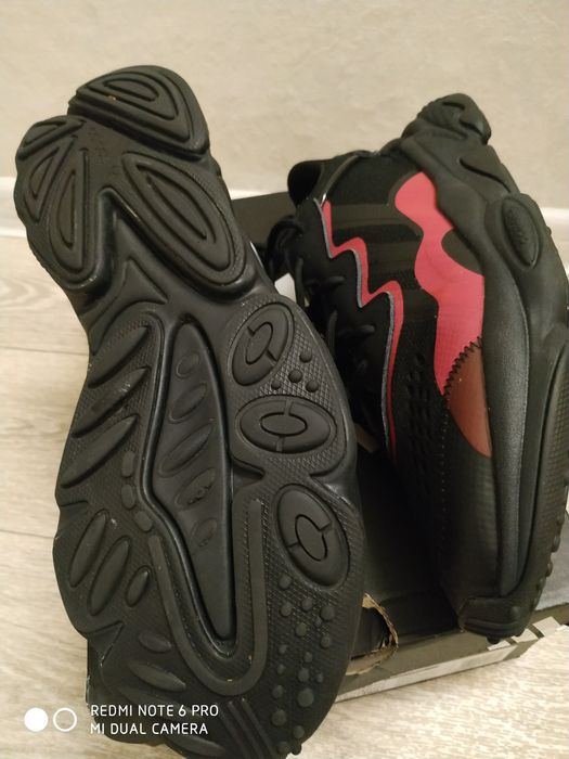 Чоловічи кросівки  Adidas Originals Ozweego у кольорі "Black Red Xeno"