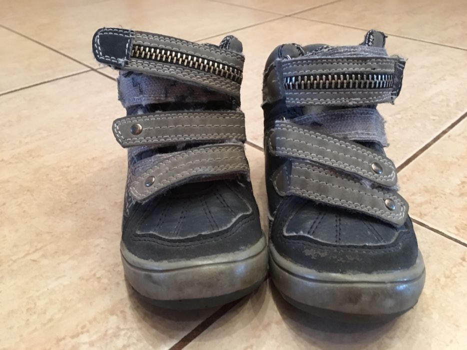 Półbuty wysokie 5-10-15 r.23