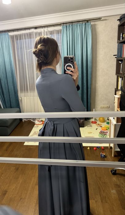 Вечірнє плаття на запах довге