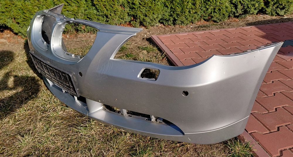 Zderzak przód BMW E60, Titansilver.