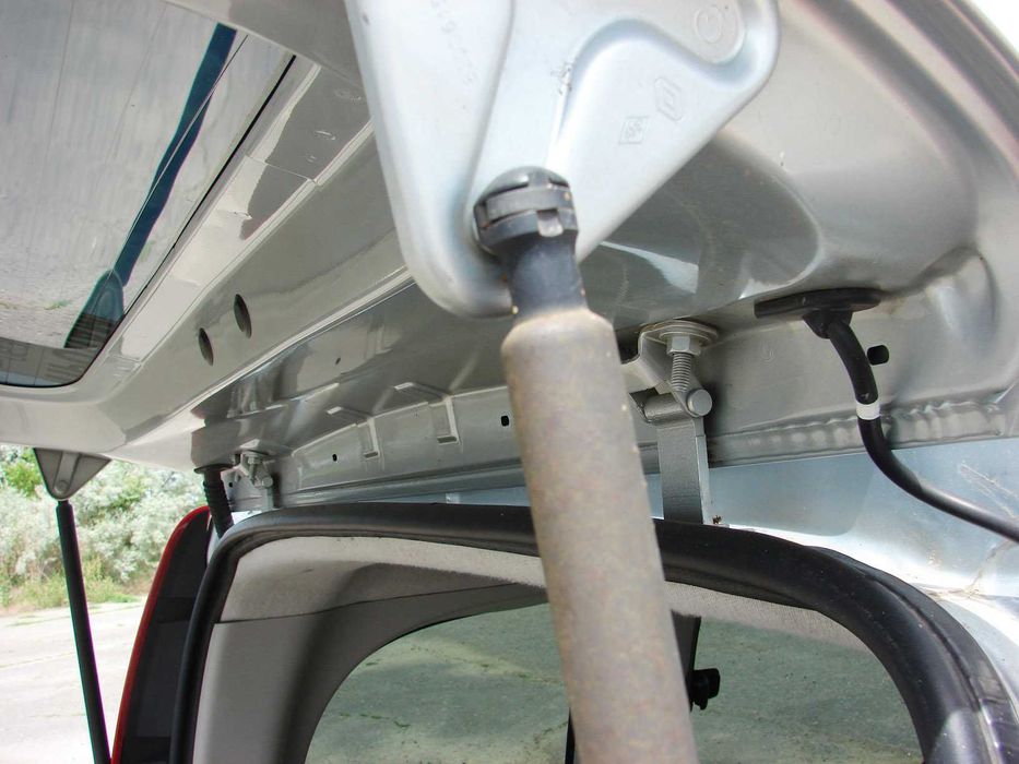 Renault Kangoo заводской пассажир 1.5 дизель механика 6-ст 2008 год