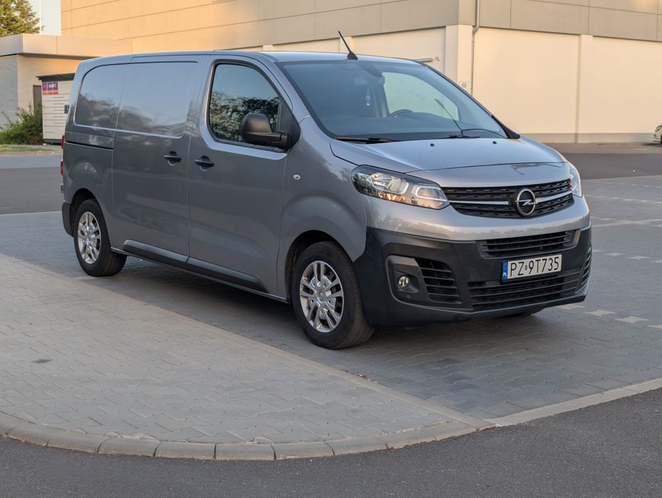Opel Vivaro 2.0 automat 2020 rok