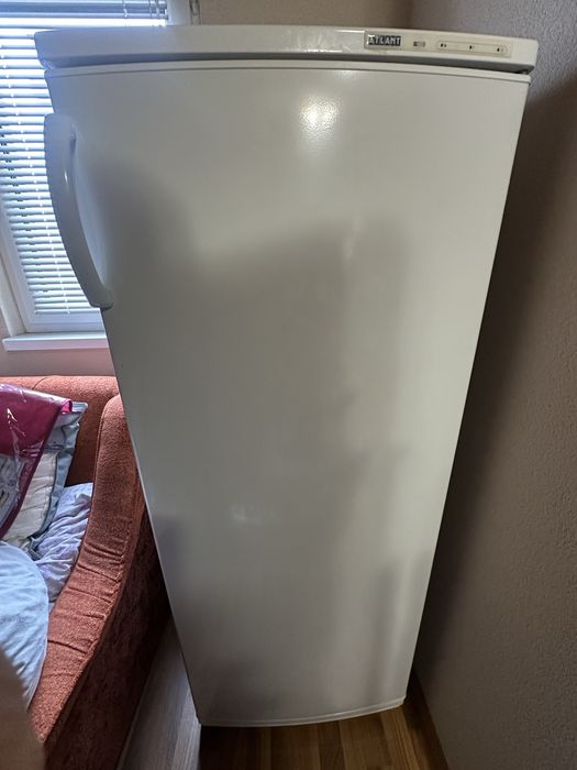 Морозильна камера ATLANT, вертикальна, біла