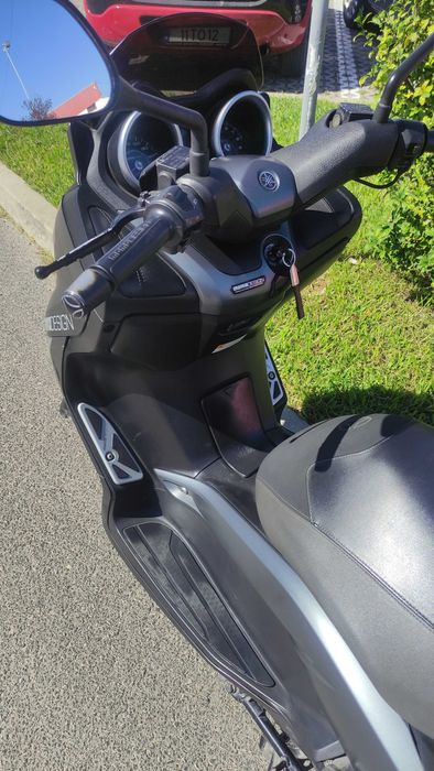 Yamanha Xmax 250 Momodesign