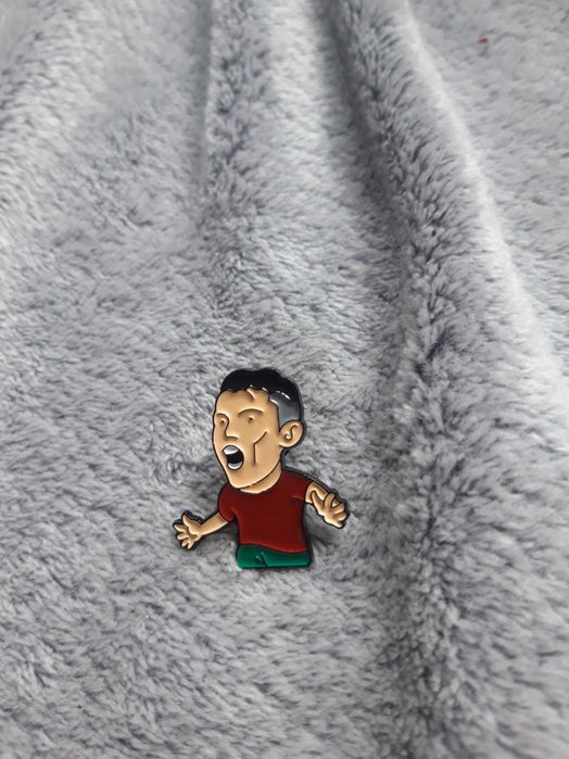 Emaliowana przypinka pilkarz Ronaldo