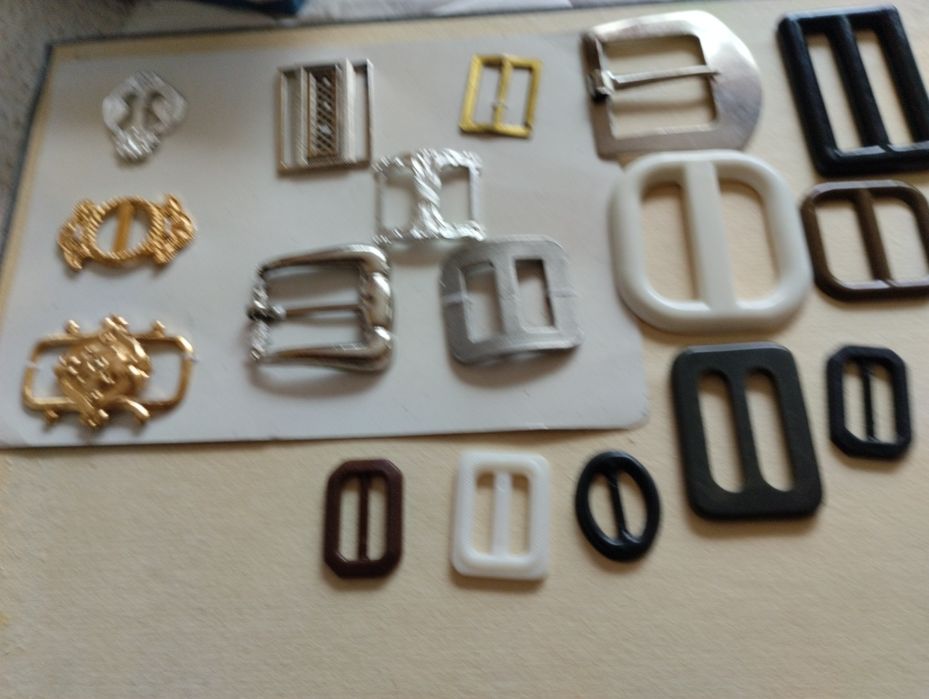 Фурнітура для одягу, пряжки для поясів