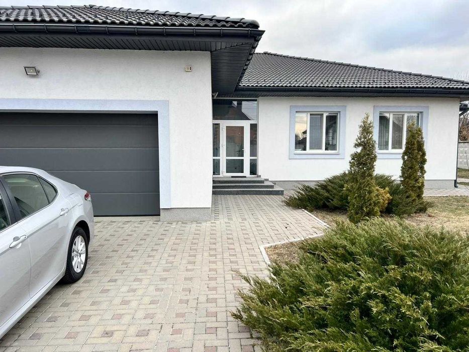 Современный одно этажный дом 2021 года в с.Белогородка.22 сотки.