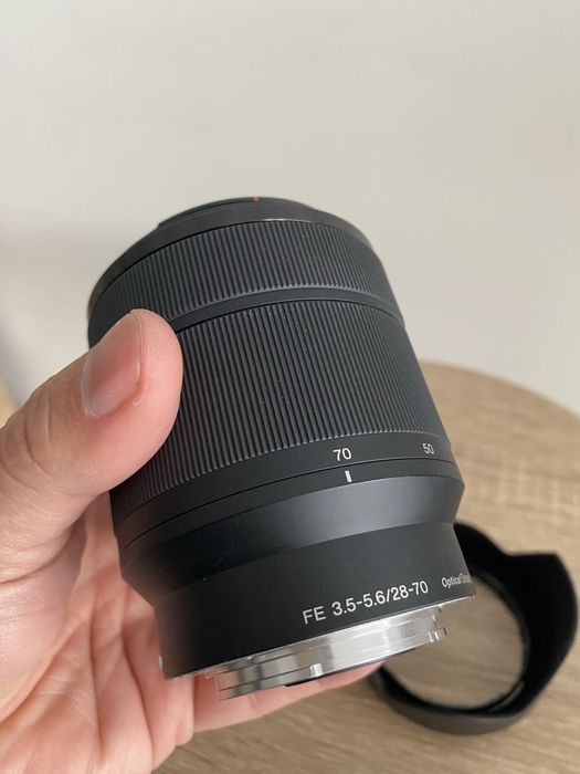 Objectiva Sony FE 28-70 f/3.5-5.6