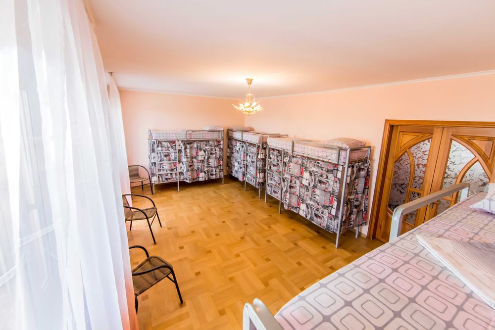 Шикарный хостел при свете, Оболонь, Героев Днепра, Дрим Таун.