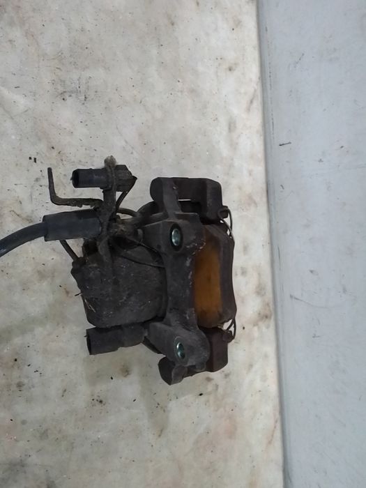 Pinça travão / maxila de travão frente esquerda AUDI A6 (4B2, C5)