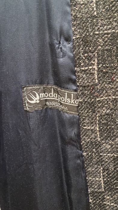 Przejściowy płaszczyk z dwurzędowym zapięciem