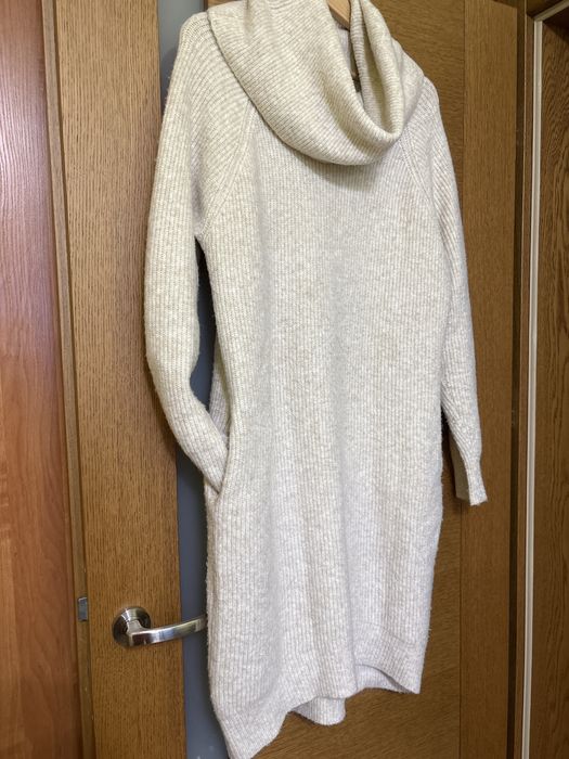 Sukienka sweterkowa 38
