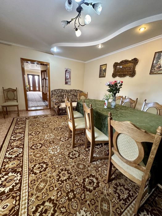 Продам будинок  з ремонтом Роша