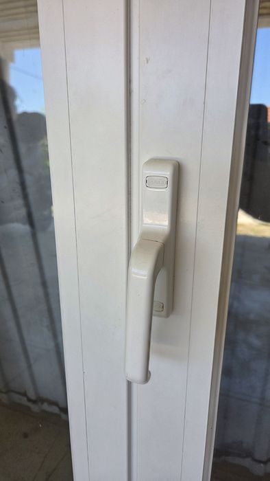 Janela de abrir em  alumínio branco com vidro duplo