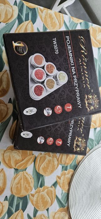 Nowe pojemniki na przyprawy ,magnetyczne